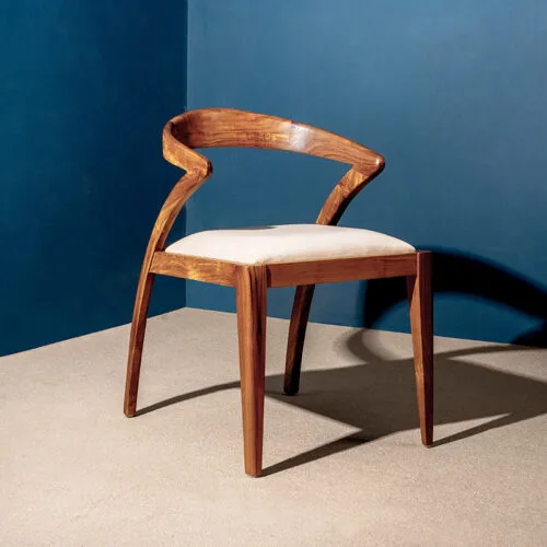 Acapella curved teak dining chair 50×56×77 cm natural finish wholesale by RecycleTeak Indonesia