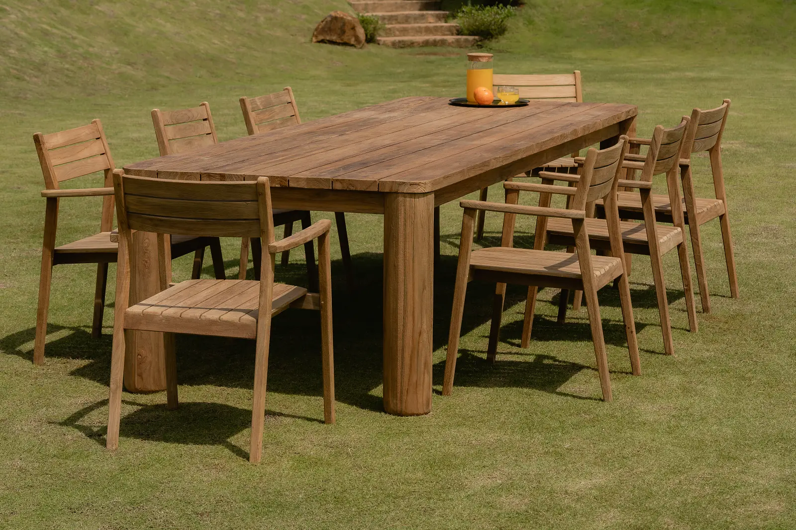 Teak outdoor dining table and chairs for F&B and commercial spaces
